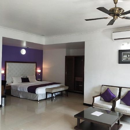 Silver Sands Hideaway Hotel Candolim Exterior photo